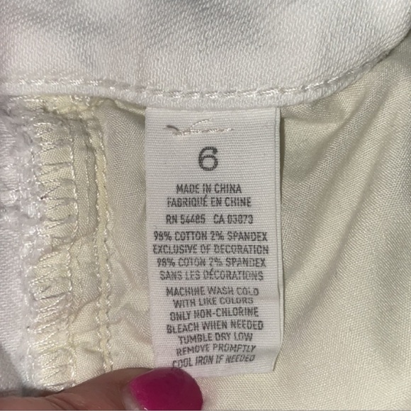 American Eagle 🦅 Stretch Distressed Short Shorts - Picture 9 of 10